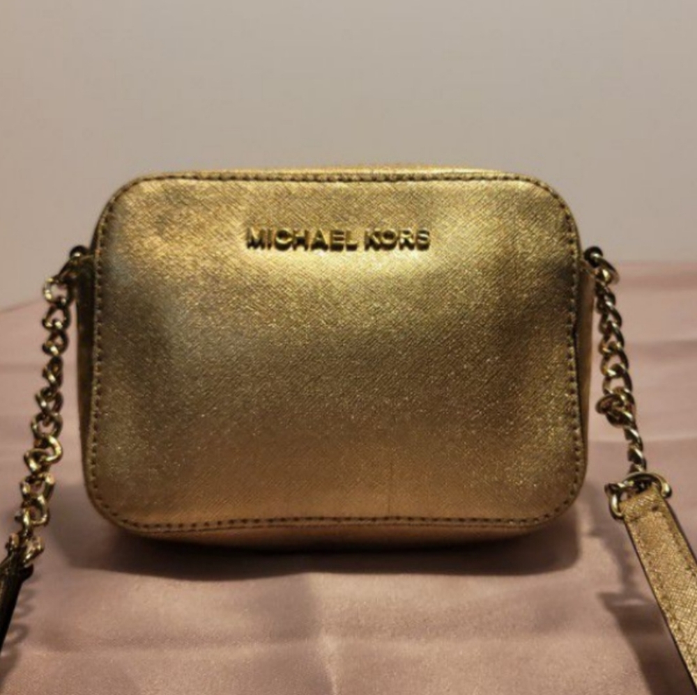 Michael Kors Jet Set Travel crossbody small purse
